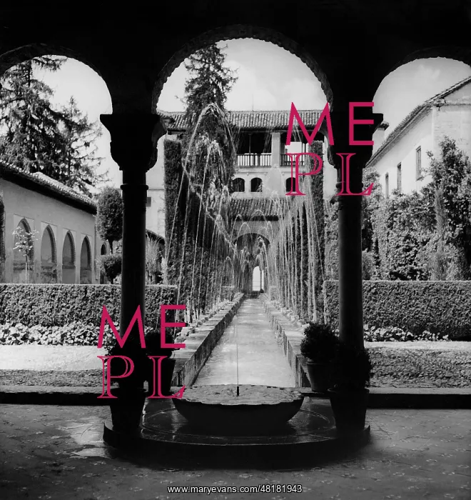 : Courtyard of the Palacio del Generalife, 1939 : Courtyard of the Palacio del Generalife, 1939