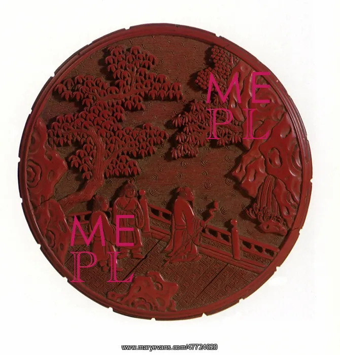 : Cover of a Round Box in Red Lacquer