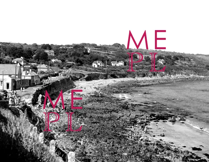  : Coverack, the Beach c1960