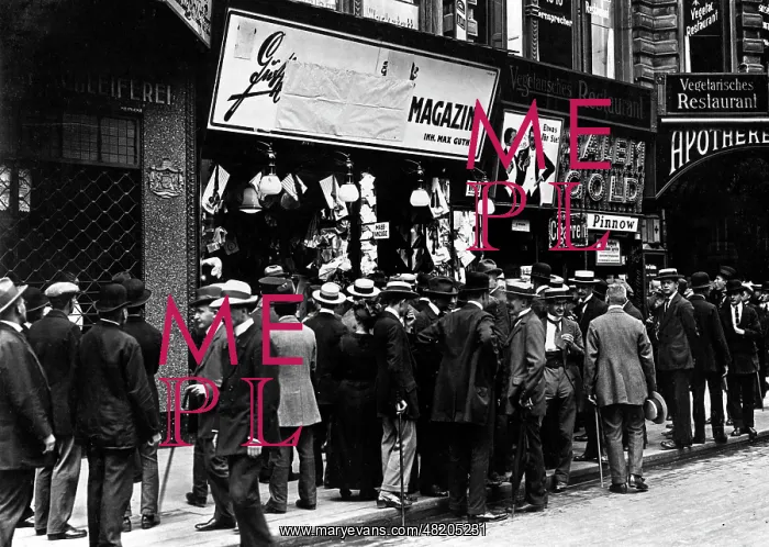 : Covered foreign advertisment signs, 1914 : Covered foreign advertisment signs, 1914