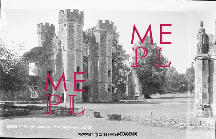 : Cowdray Castle Ruins : Cowdray Castle Ruins