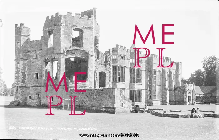: Cowdray Castle Ruins : Cowdray Castle Ruins