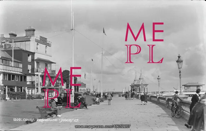 : Cowes Promenade : Cowes Promenade