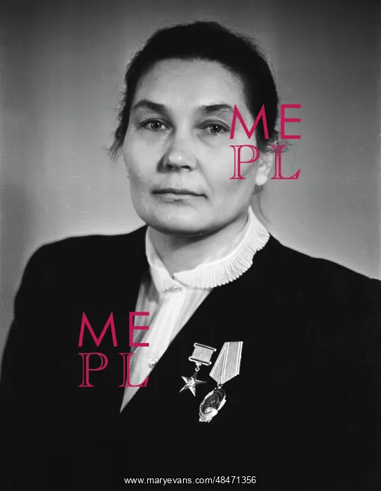 : Crane operator V.G. Shaginova : Crane operator V.G. Shaginova