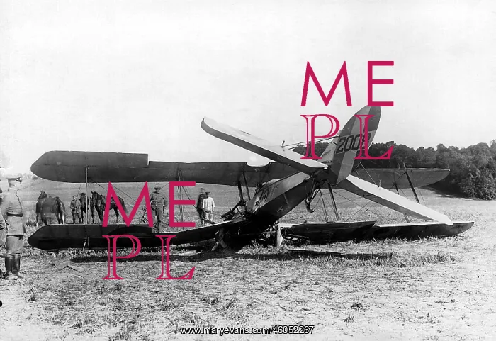  : Crashed biplane 1915