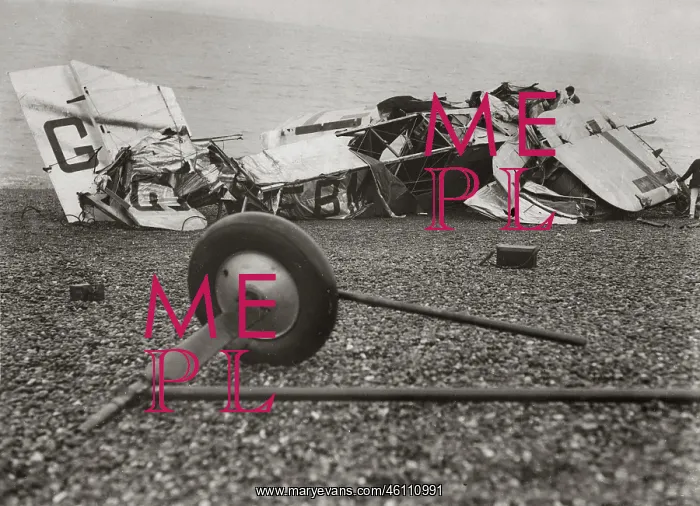 : Crashed Plane : Crashed Plane
