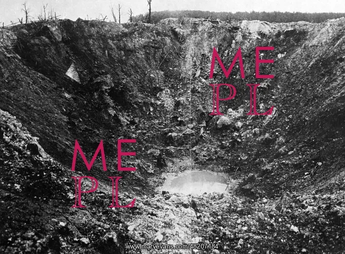 : Mine crater at the Eastern front, 1917 : Mine crater at the Eastern front, 1917