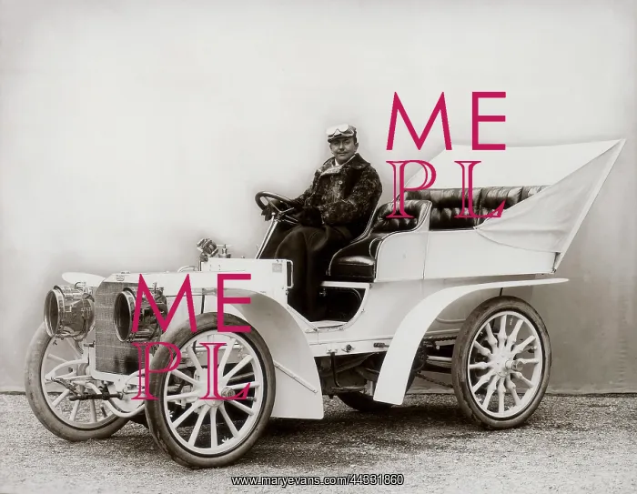 : Creative. Car and driver : Creative. Car and driver