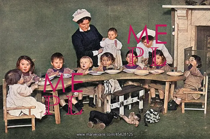 : Creche for the children of munitions workers, WW1 : Creche for the children of munitions workers, WW1