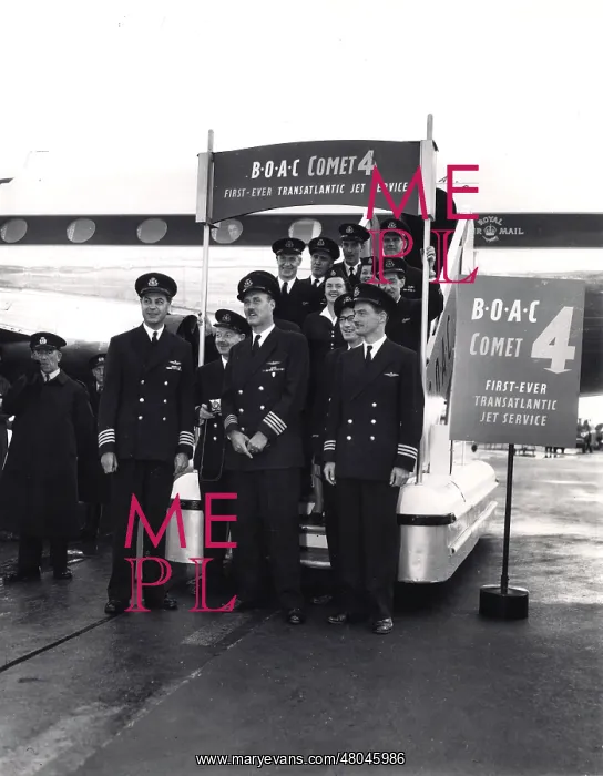  : The crew of the first Comet 4 (G-APDC)