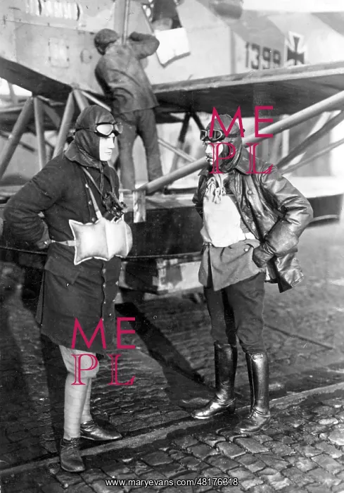 : Crew of a German seaplane 1918 : Crew of a German seaplane 1918