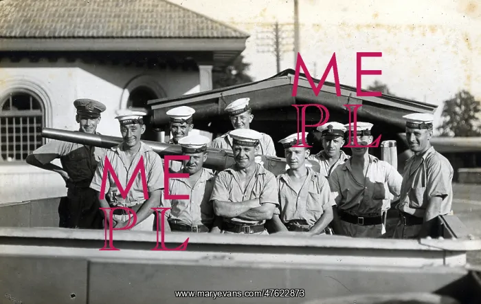 : Crew of HMS Berwick, British heavy cruiser : Crew of HMS Berwick, British heavy cruiser