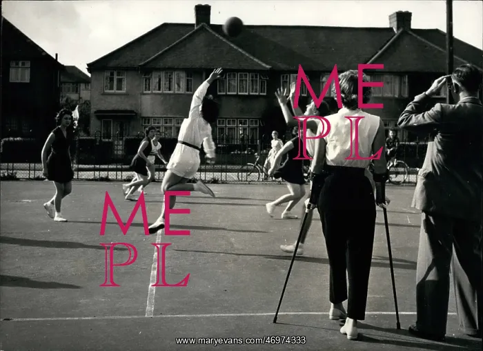 : Crew - Rowing - Volleyball : Crew - Rowing - Volleyball