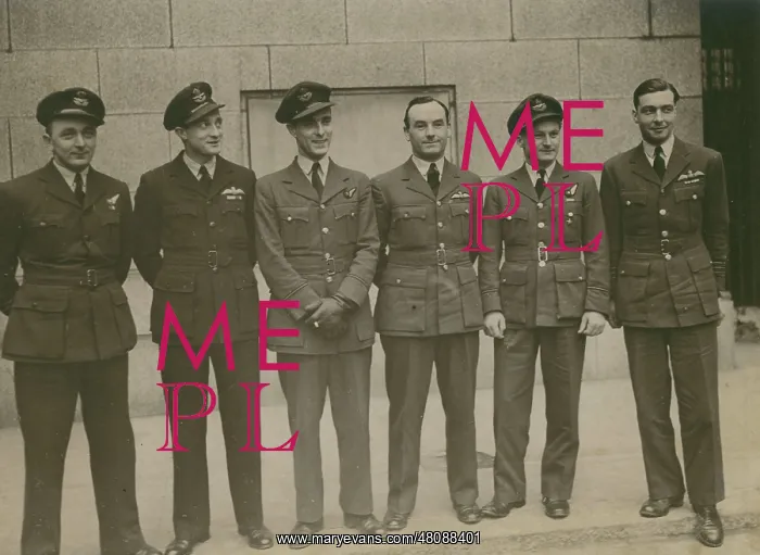 : The crew that sank the battleship Tirpitz : The crew that sank the battleship Tirpitz