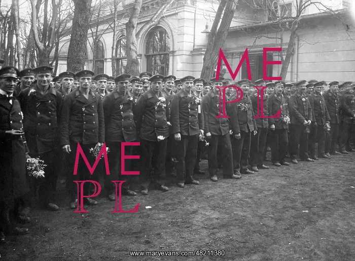 : Crew of the SMS Wolf, 1918 : Crew of the SMS Wolf, 1918