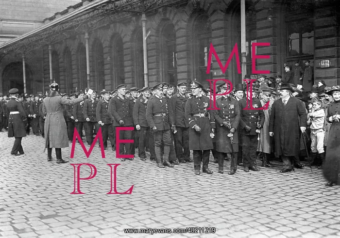 : Crew of SMS Wolf in Berlin, 1918 : Crew of SMS Wolf in Berlin, 1918