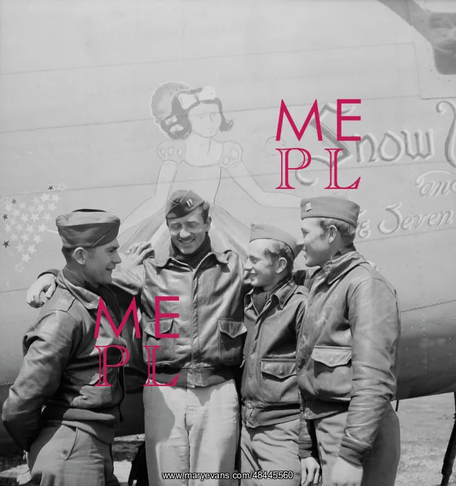 : Crewmembers of a B-24 bomber of the U.S. Army : Crewmembers of a B-24 bomber of the U.S. Army