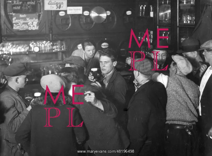 : Criminal hang out in Hamburg around 1930 : Criminal hang out in Hamburg around 1930