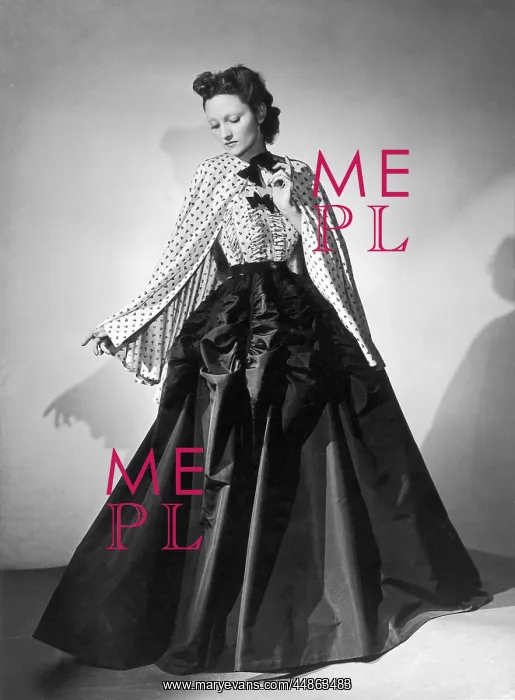 : CRINOLINE GOWN 1939 : CRINOLINE GOWN 1939