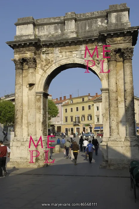 : CROATIA. Pula. Triumphal Arch of the Sergi or : CROATIA. Pula. Triumphal Arch of the Sergi or