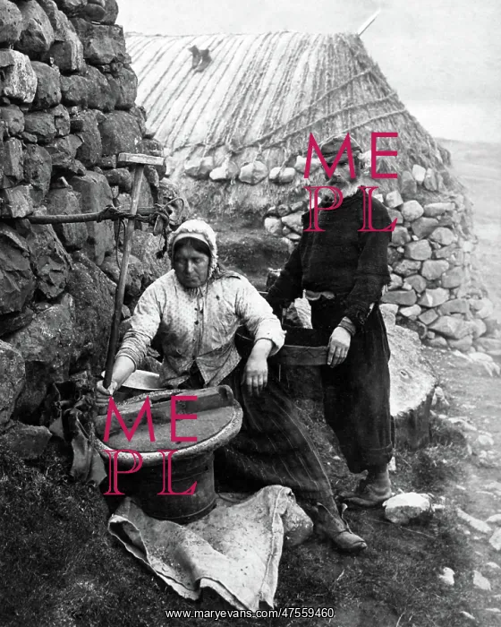 : Crofters grinding corn, Isle of Skye, Scotland : Crofters grinding corn, Isle of Skye, Scotland