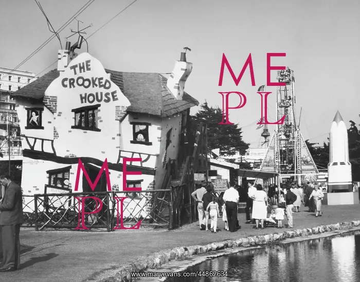 : CROOKED HOUSE, SOUTHEND : CROOKED HOUSE, SOUTHEND