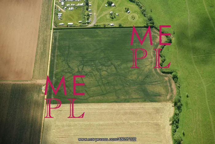 : Cropmarks of prehistoric settlement, Biggleswade Common : Cropmarks of prehistoric settlement, Biggleswade Common
