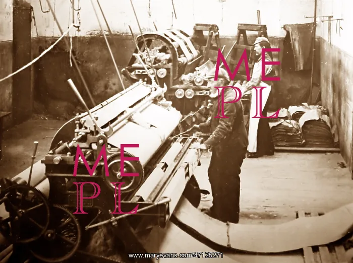  : A cropping machine, linen production, Victorian period