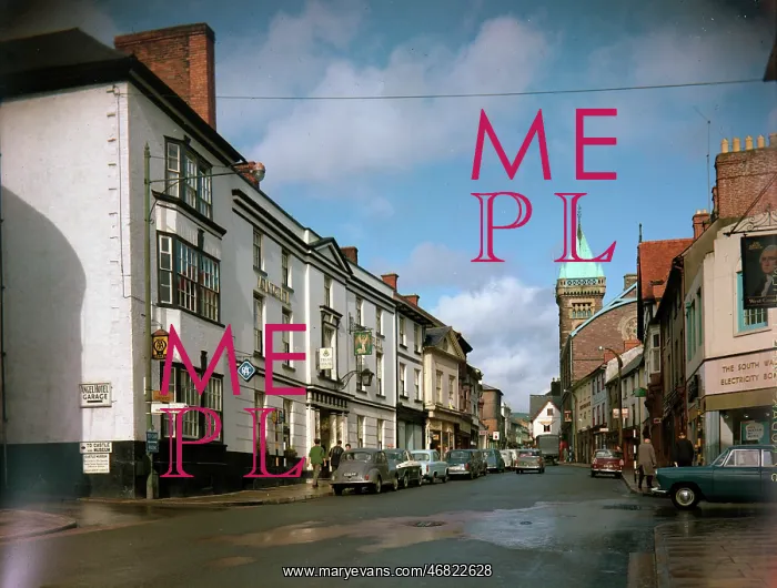 : Cross Street, Abergavenny : Cross Street, Abergavenny
