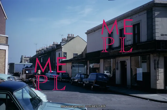 : Cross Street, Erith : Cross Street, Erith