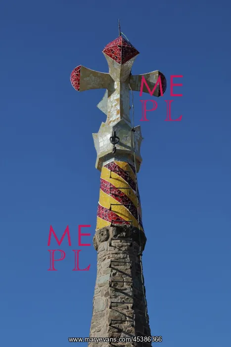 : Cross, Torre Bellesguard, Barcelona : Cross, Torre Bellesguard, Barcelona