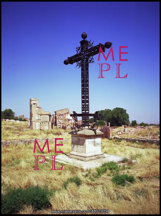 : Cross town center, Belchite, Spain : Cross town center, Belchite, Spain