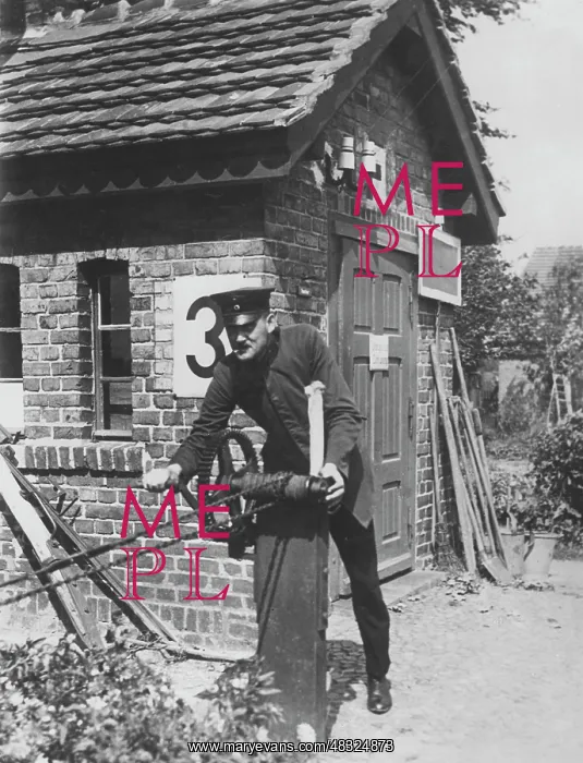 : Crossing guard, 1930 : Crossing guard, 1930