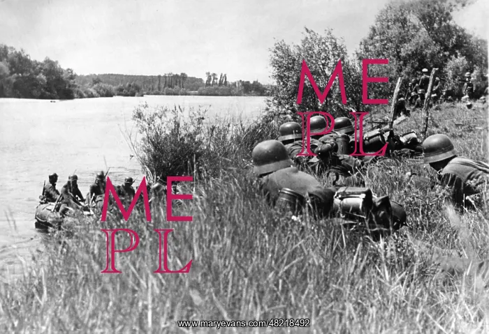 : Crossing over the Meuse River and the Marne River, 1940 : Crossing over the Meuse River and the Marne River, 1940