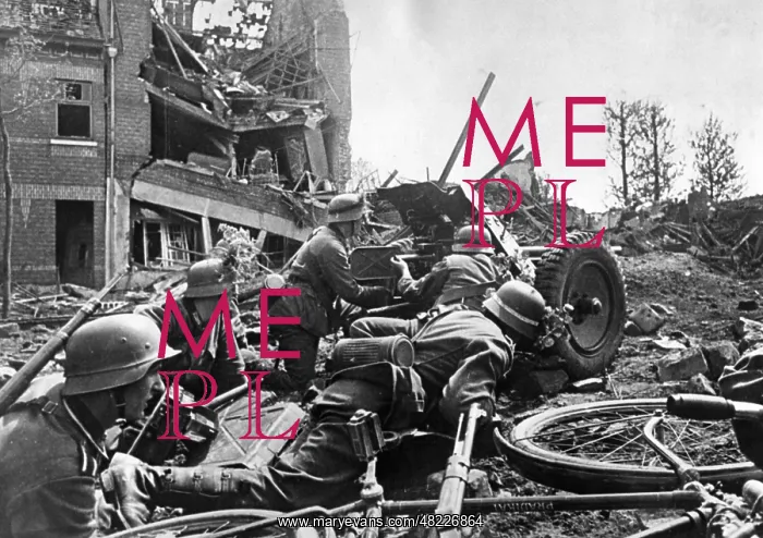 : Crossing over the Meuse River and the Marne River, 1940 : Crossing over the Meuse River and the Marne River, 1940