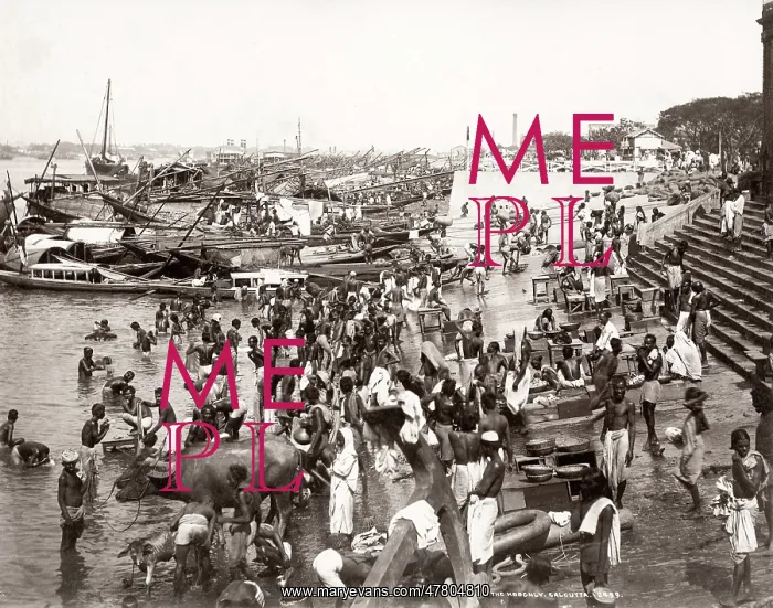 : Crowd bathing in the Hooghly River, Calcutta, Kolkata : Crowd bathing in the Hooghly River, Calcutta, Kolkata