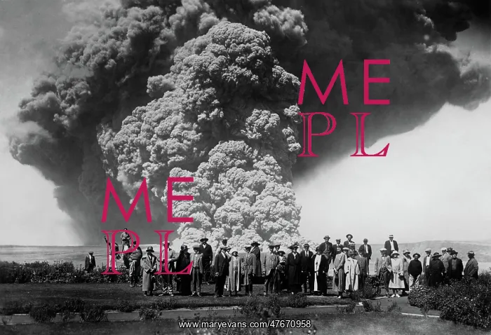 : Crowd at Kilauea Eruption, 1924 : Crowd at Kilauea Eruption, 1924