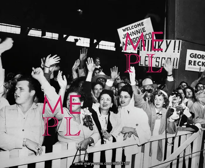 : crowd - Korean War - POW's - celebration : crowd - Korean War - POW's - celebration