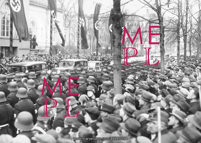 : Crowd in front of the Kroll Opera House in Berlin, 1937 : Crowd in front of the Kroll Opera House in Berlin, 1937
