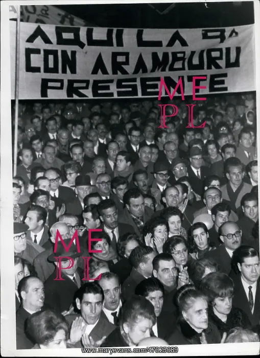: Crowd of people during elections in Argentina : Crowd of people during elections in Argentina