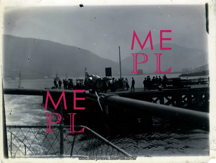 : Crowd on the Pier, Campbeltown, Scotland : Crowd on the Pier, Campbeltown, Scotland
