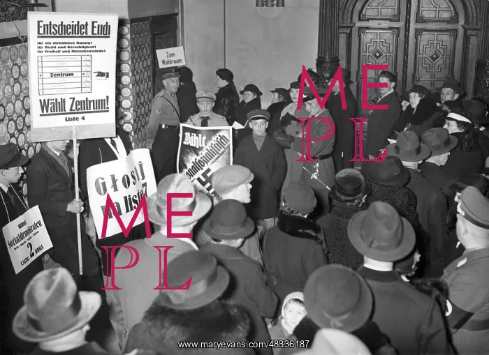 : Crowd at the polling station on the occasion : Crowd at the polling station on the occasion