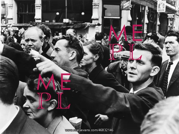 : Crowd in Portobello Road, London : Crowd in Portobello Road, London