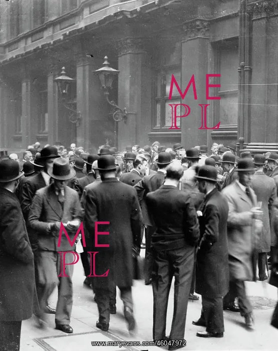 : Crowd at the stock exchange : Crowd at the stock exchange