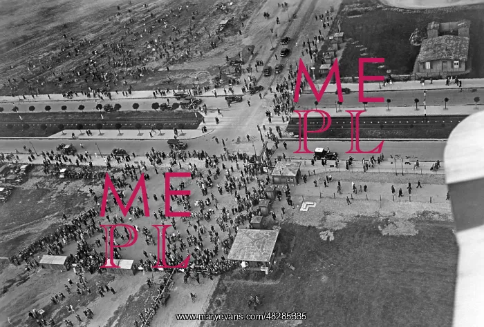 : A crowd at Tempelhof Airport, 1935 : A crowd at Tempelhof Airport, 1935