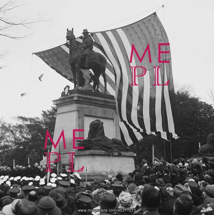: Crowd at Ulysses S. Grant Memorial at U.S : Crowd at Ulysses S. Grant Memorial at U.S