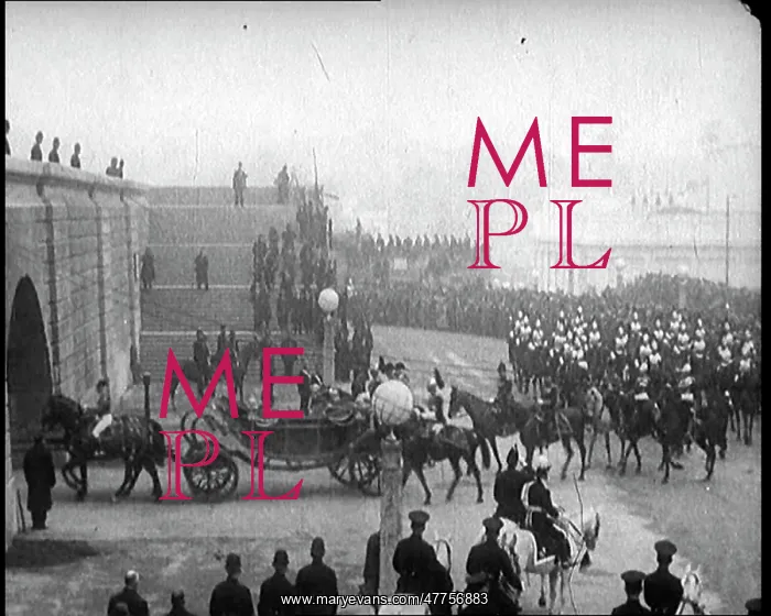 : Crowds Cheer as King George V and Queen Mary : Crowds Cheer as King George V and Queen Mary