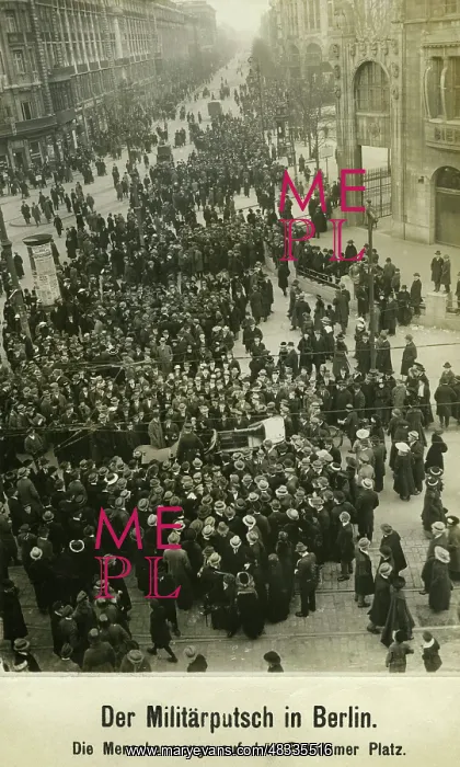 : Crowds of people during the Kapp Putsch, 1920 : Crowds of people during the Kapp Putsch, 1920