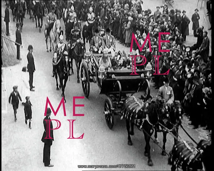 : Crowds Stand By and Cheer as King George V : Crowds Stand By and Cheer as King George V
