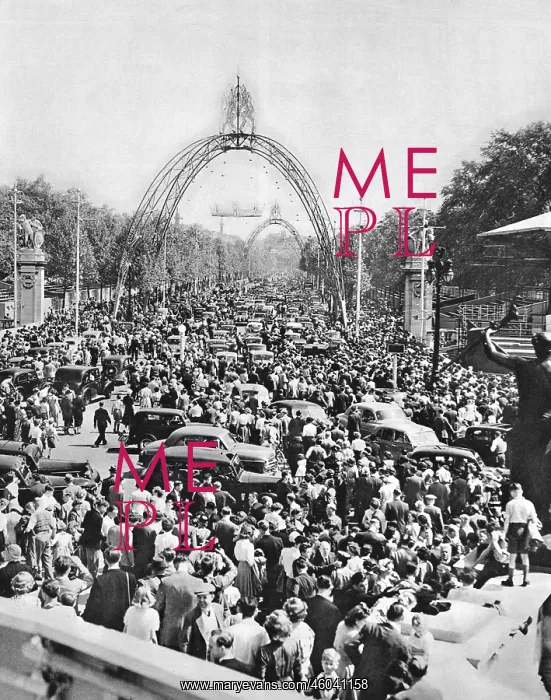 : Crowds viewing decorated Mall prior to Coronation, 1953 : Crowds viewing decorated Mall prior to Coronation, 1953